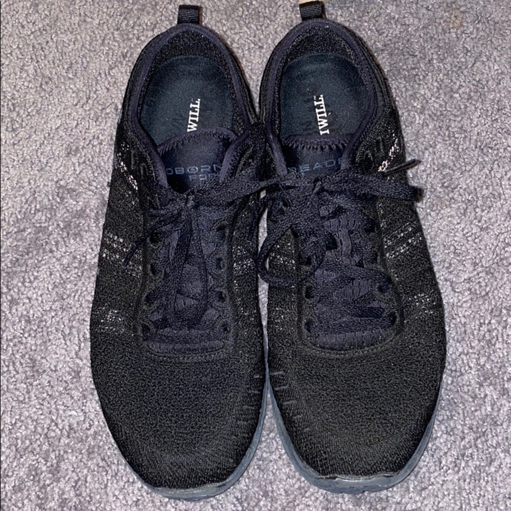 Men’s Under Armour tennis shoes